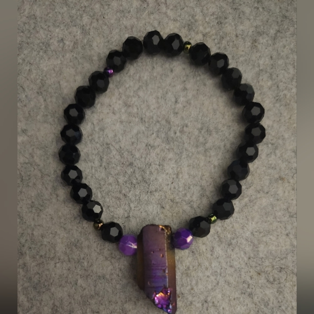 Elegant Black and Purple Beaded Bracelet